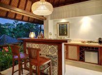 Villa Bunga Wangi, Cocktail bar